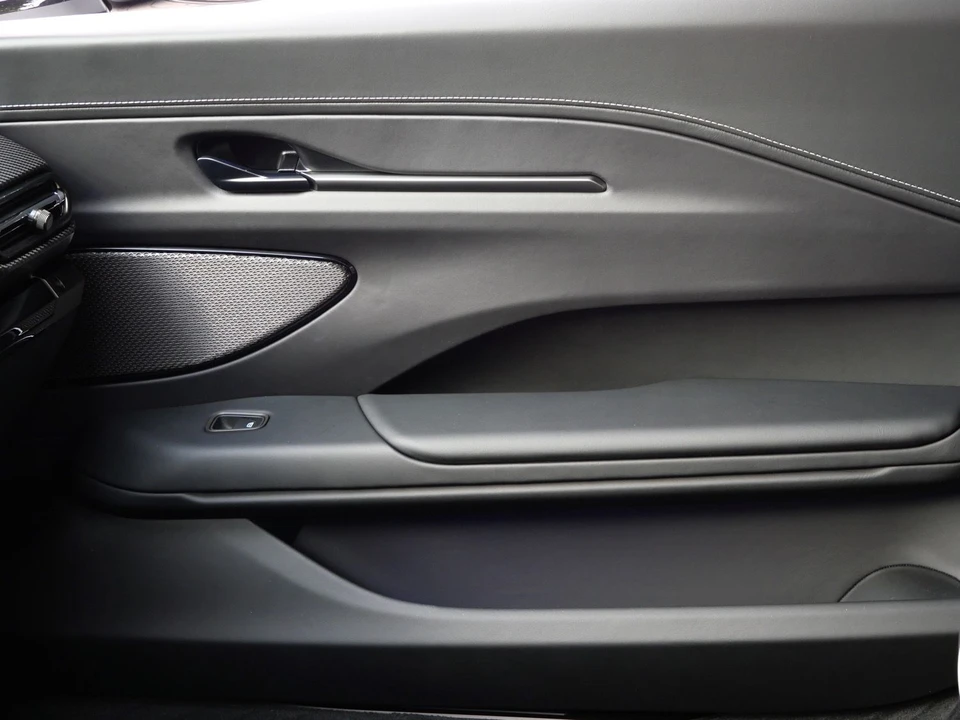 2026 Aston Martin V8 Vantage (2019+) - Image 20 of 26