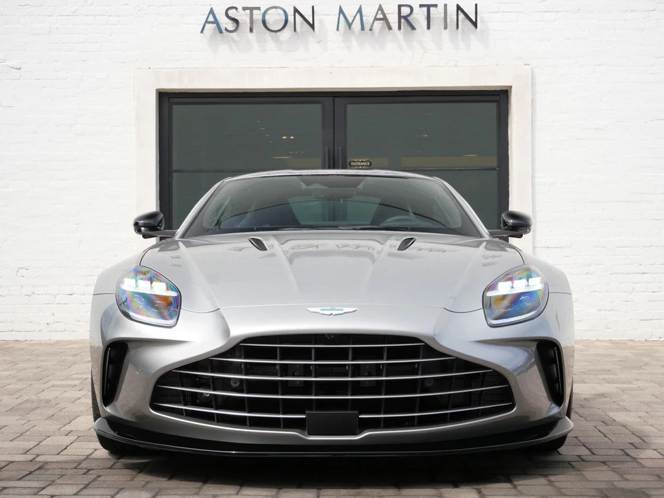 2026 Aston Martin V8 Vantage (2019+) - Image 7 of 27