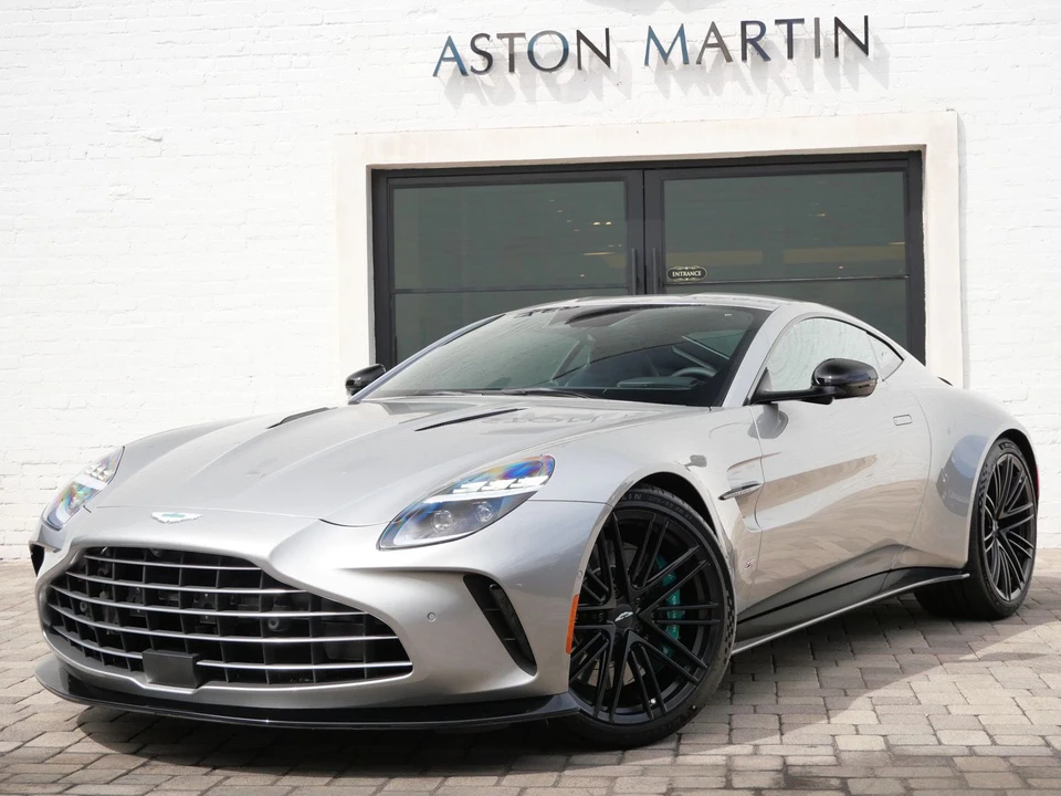 2026 Aston Martin V8 Vantage (2019+) - Image 17 of 27