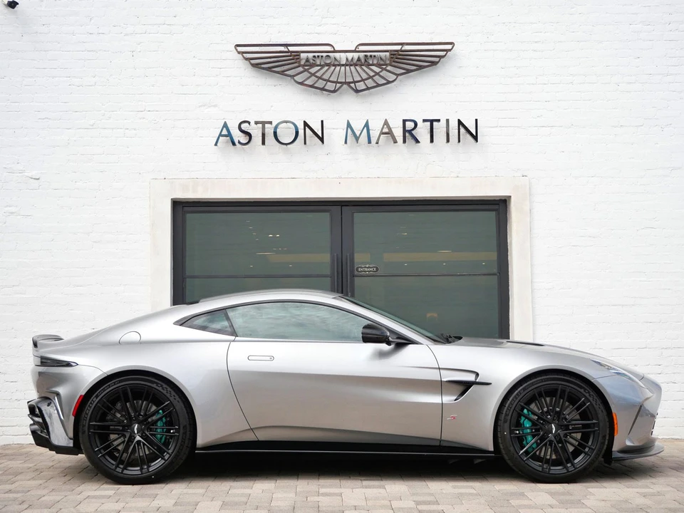 2026 Aston Martin V8 Vantage (2019+) - Image 14 of 27