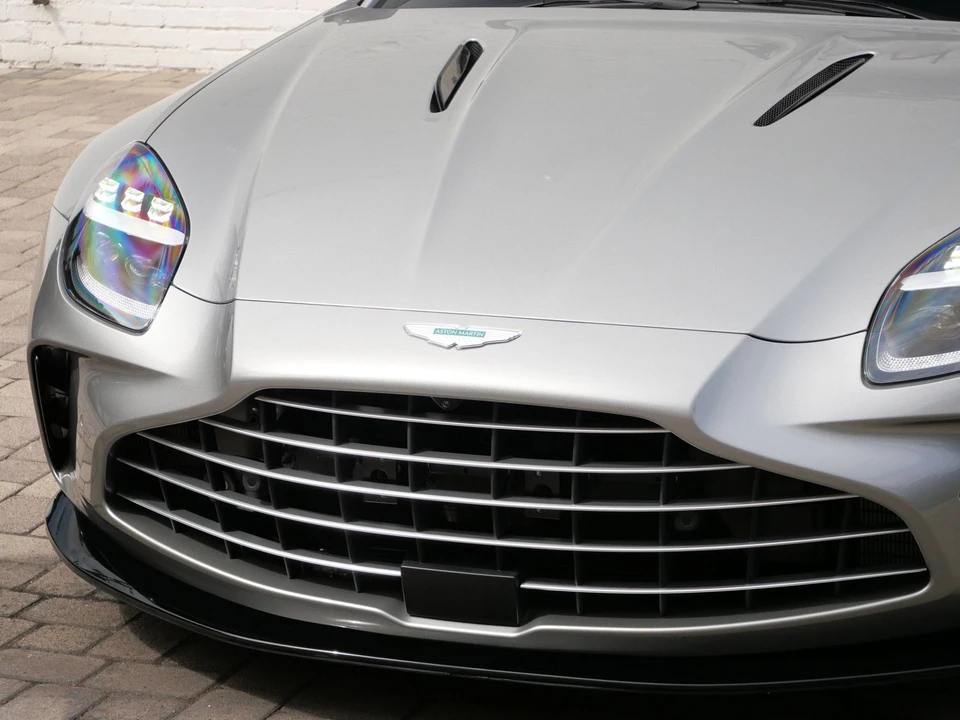 2026 Aston Martin V8 Vantage (2019+) - Image 16 of 27