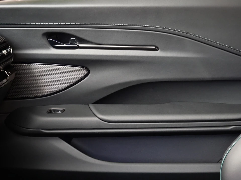 2026 Aston Martin V8 Vantage (2019+) - Image 21 of 27