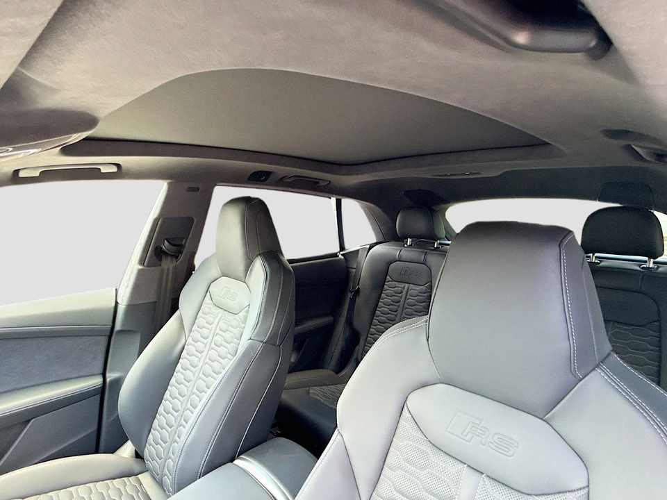 2026 Audi RS Q8 Performance - Image 26 of 31