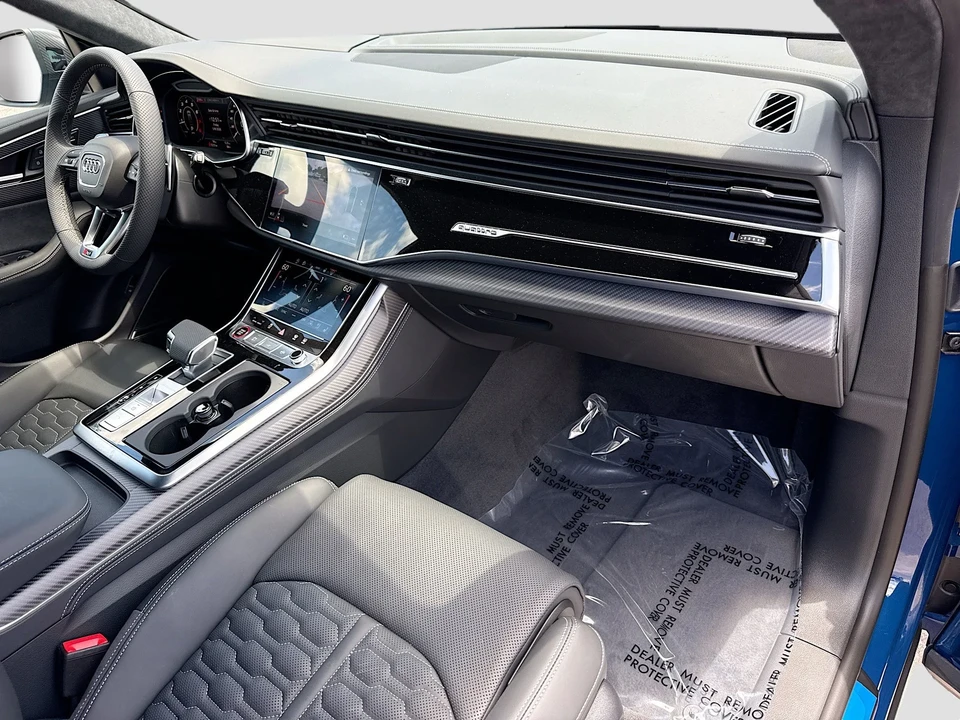 2026 Audi RS Q8 Performance - Image 13 of 31