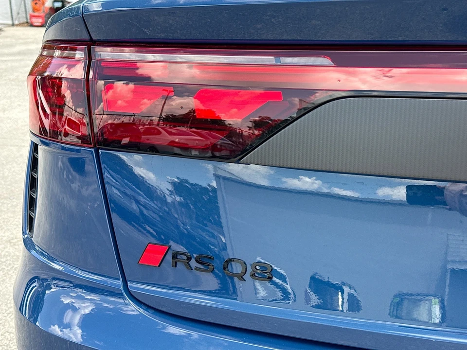 2026 Audi RS Q8 Performance - Image 10 of 31