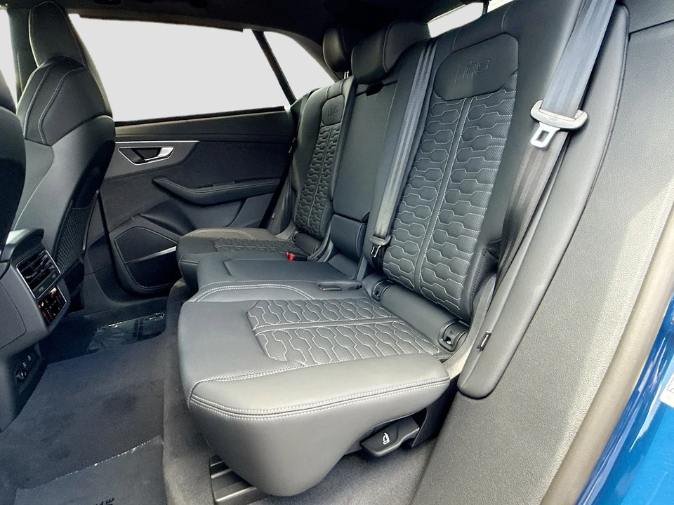 2026 Audi RS Q8 Performance - Image 20 of 31