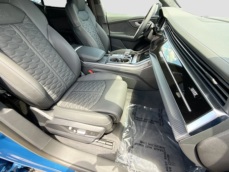 2026 Audi RS Q8 Performance - Image 14 of 31
