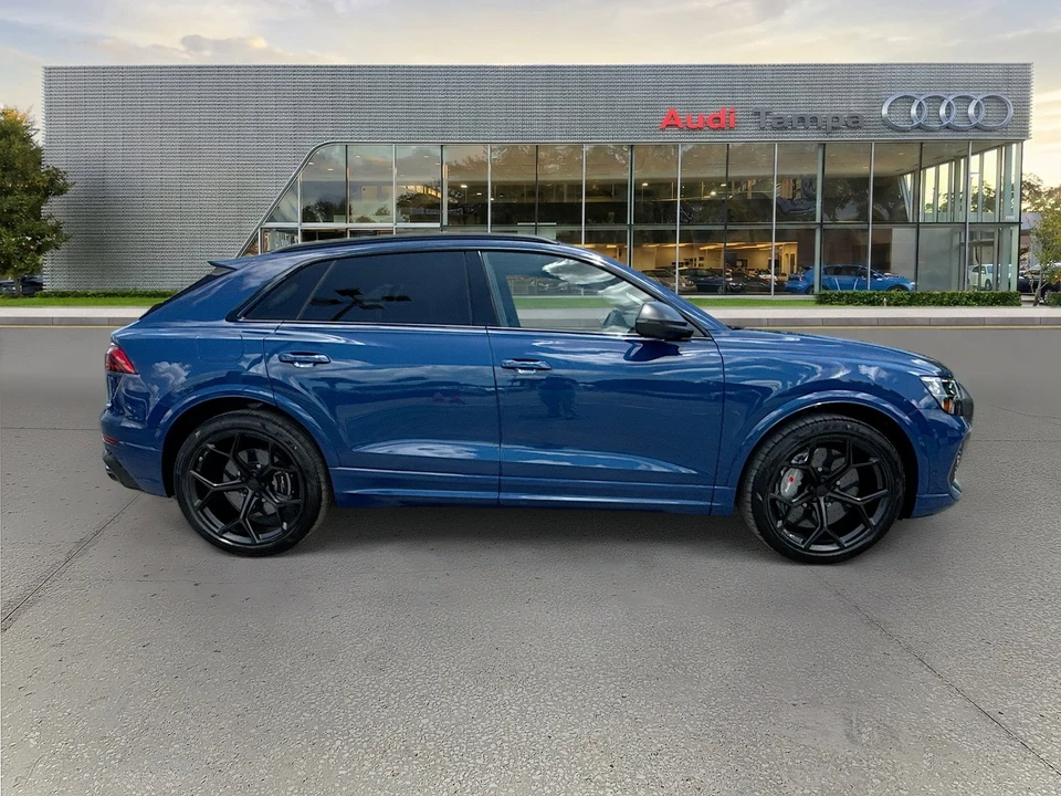 2026 Audi RS Q8 Performance - Image 2 of 31