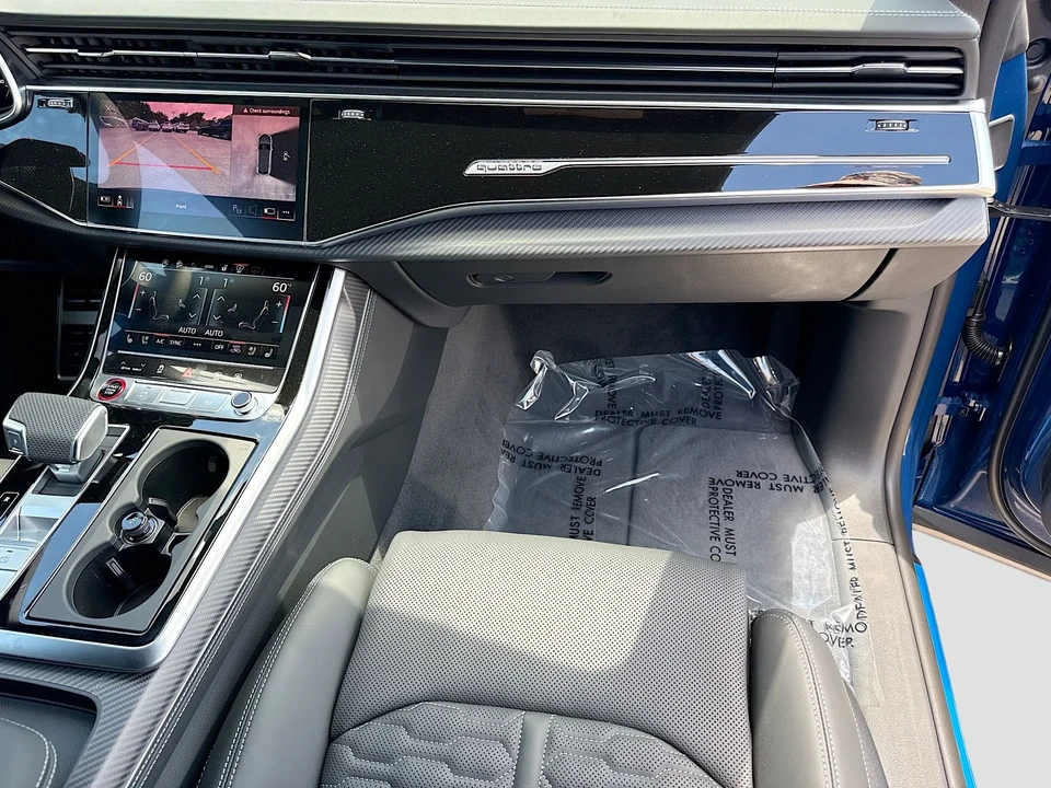 2026 Audi RS Q8 Performance - Image 17 of 31