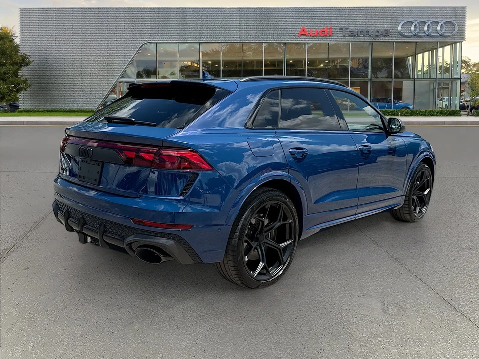 2026 Audi RS Q8 Performance - Image 3 of 31