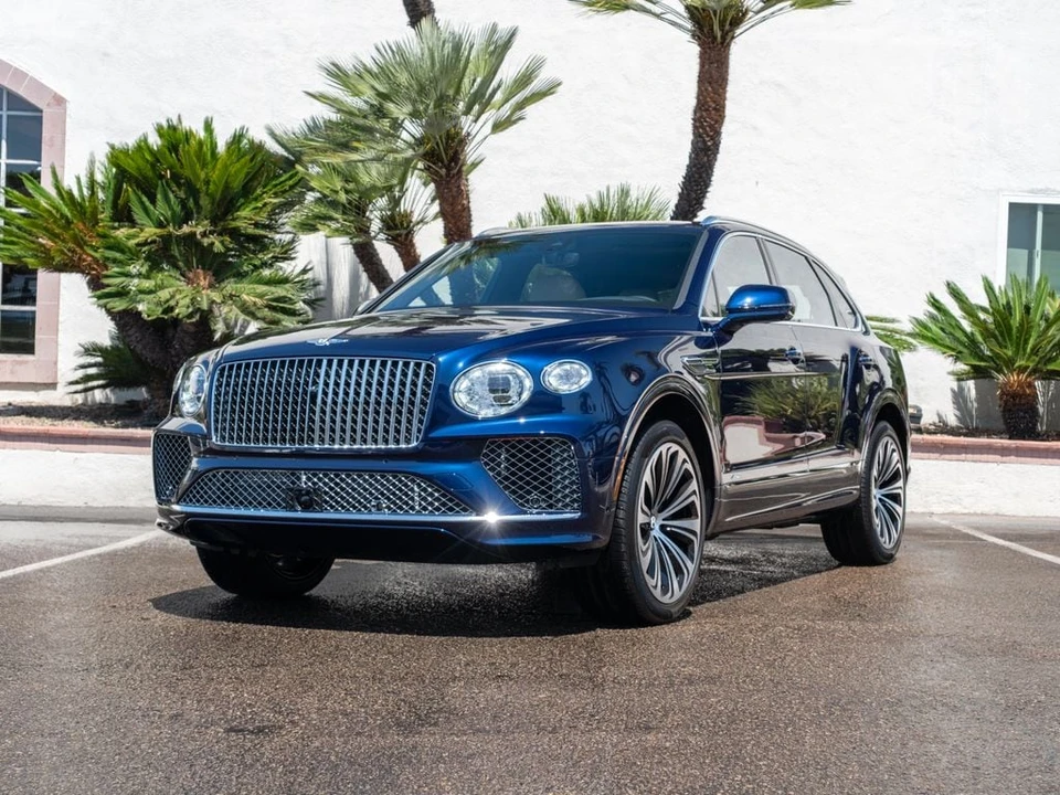2026 Bentley Bentayga - Image 29 of 31