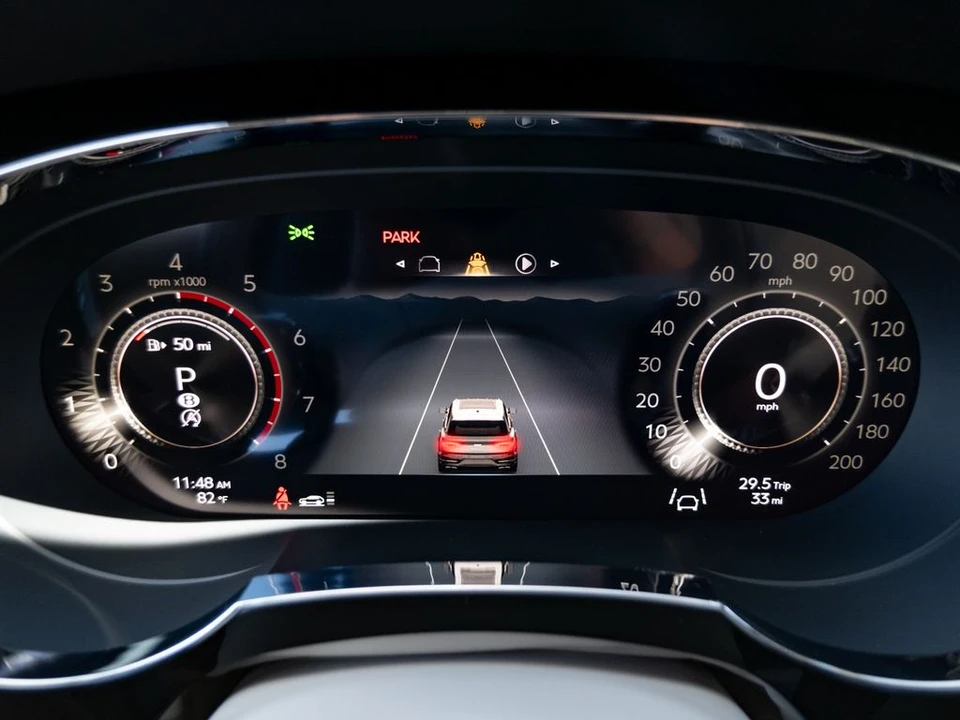 2026 Bentley Bentayga - Image 7 of 31