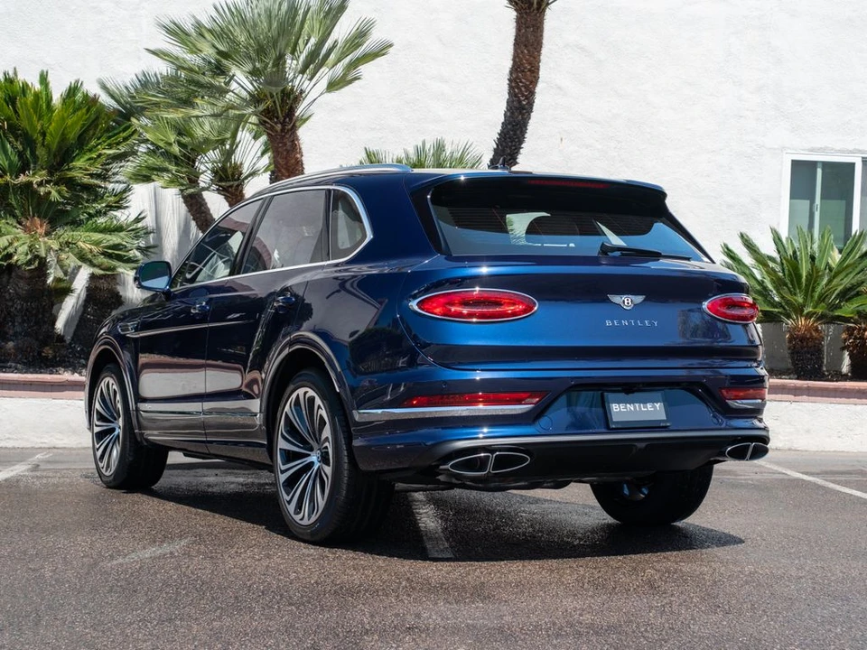 2026 Bentley Bentayga - Image 3 of 31