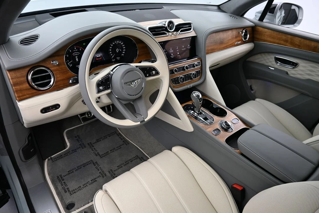 2026 Bentley Bentayga - Image 4 of 31