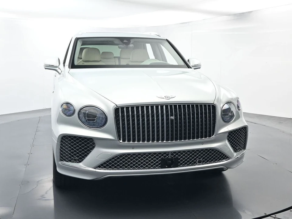 2026 Bentley Bentayga - Image 5 of 31