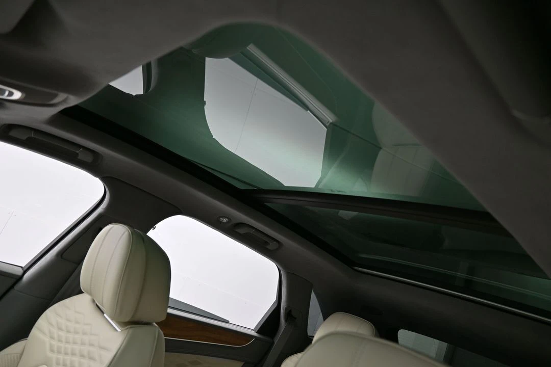 2026 Bentley Bentayga - Image 6 of 31