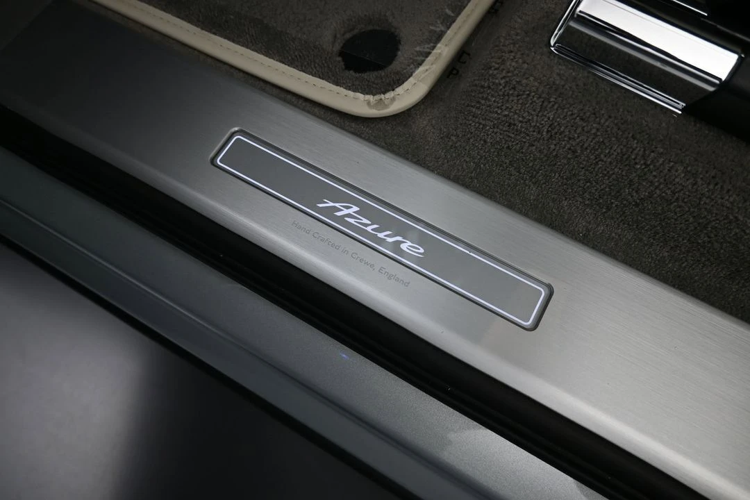 2026 Bentley Bentayga - Image 20 of 31