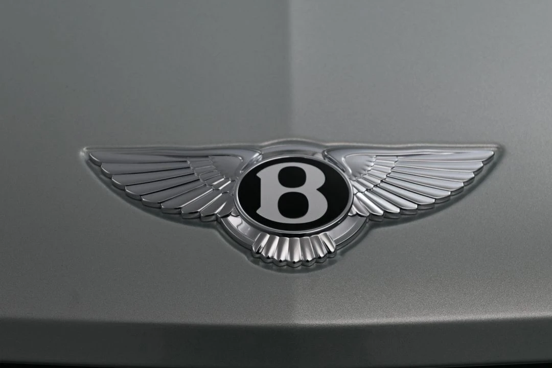 2026 Bentley Bentayga - Image 26 of 31