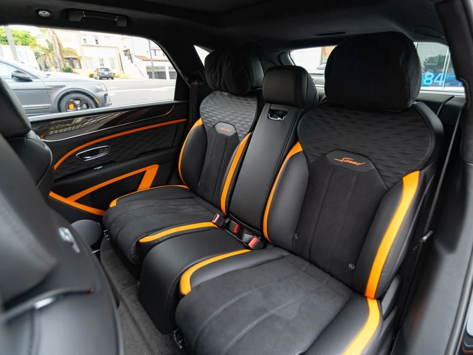 2026 Bentley Bentayga Speed - Image 10 of 31