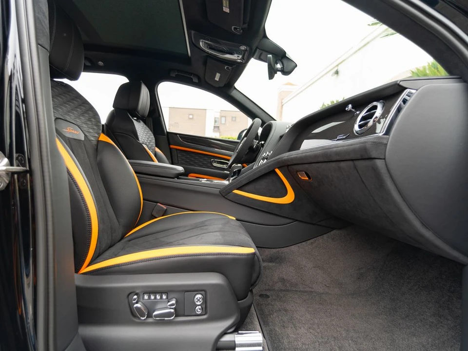 2026 Bentley Bentayga Speed - Image 26 of 31