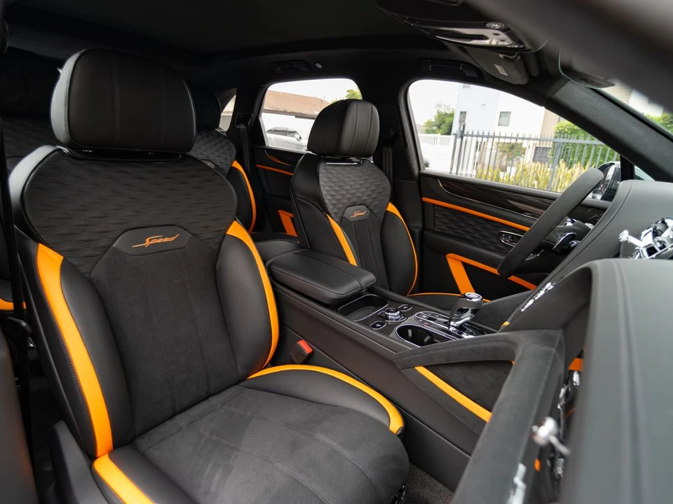 2026 Bentley Bentayga Speed - Image 27 of 31