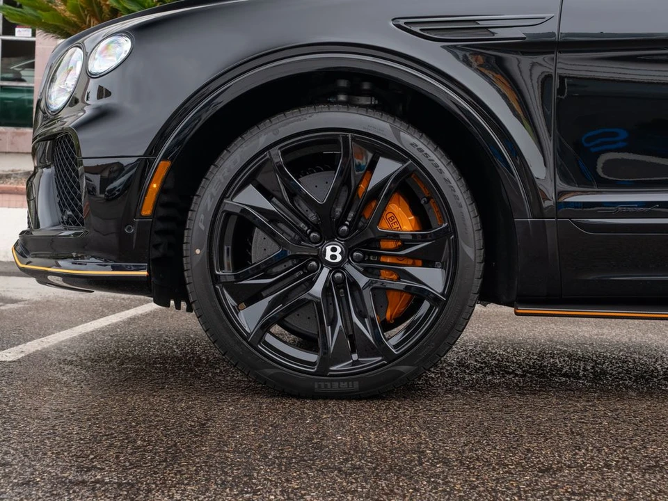 2026 Bentley Bentayga Speed - Image 6 of 31