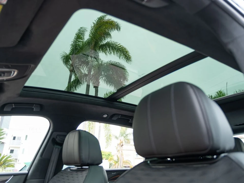 2026 Bentley Bentayga Speed - Image 12 of 31