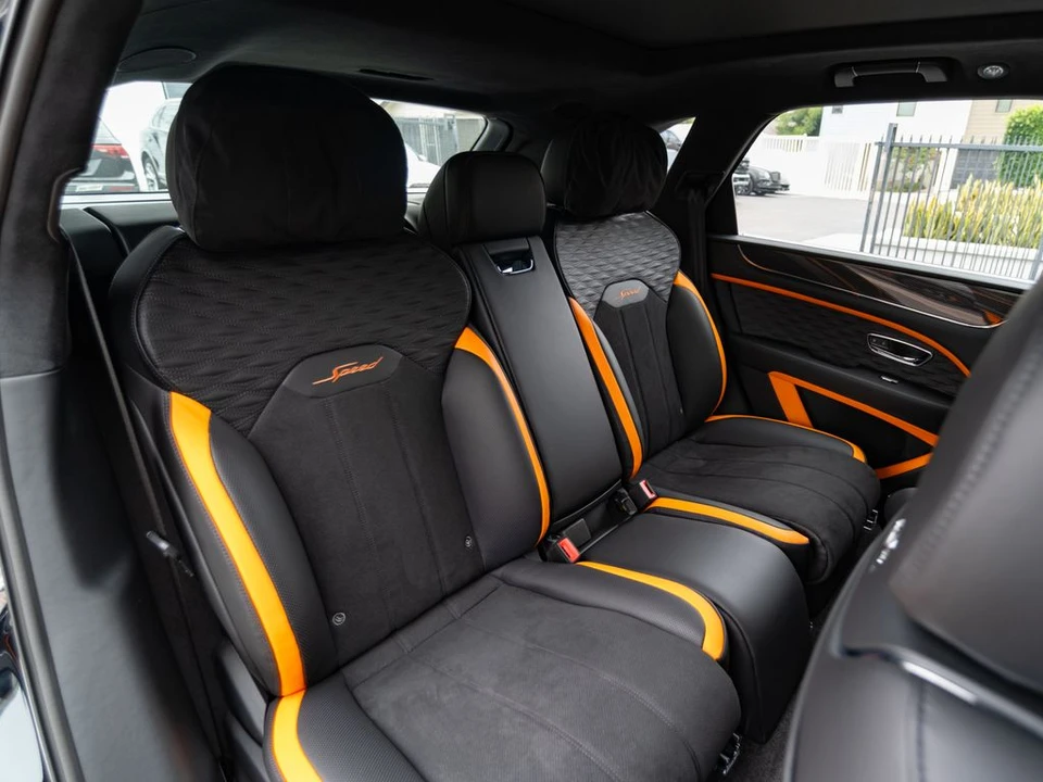 2026 Bentley Bentayga Speed - Image 25 of 31