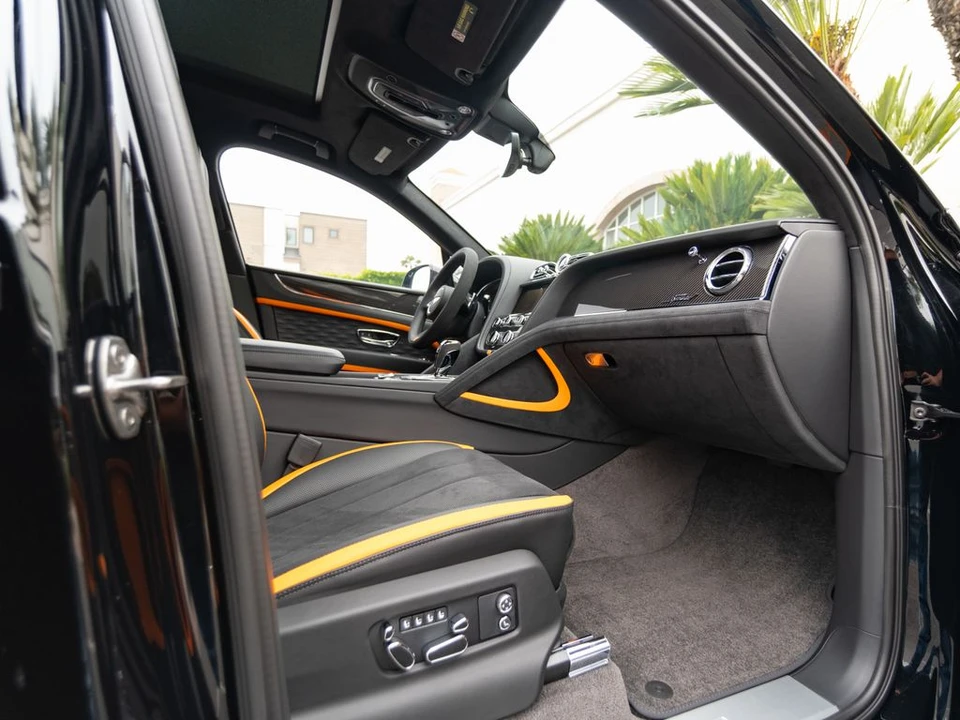 2026 Bentley Bentayga Speed - Image 2 of 31