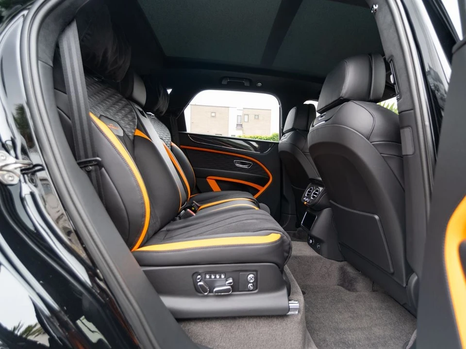 2026 Bentley Bentayga Speed - Image 24 of 31