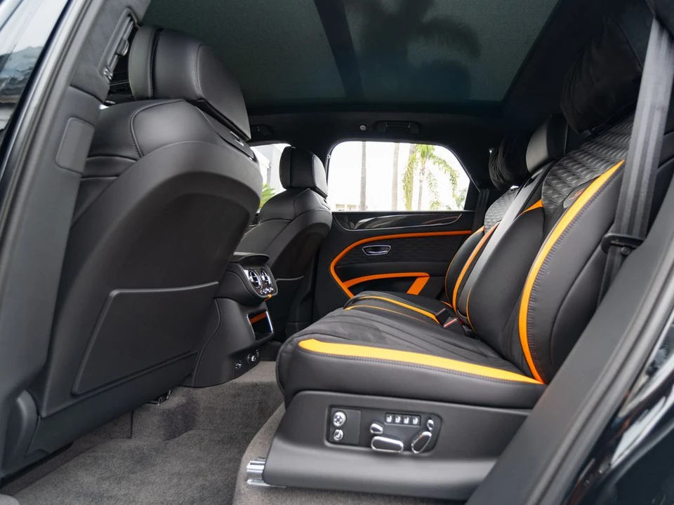 2026 Bentley Bentayga Speed - Image 21 of 31