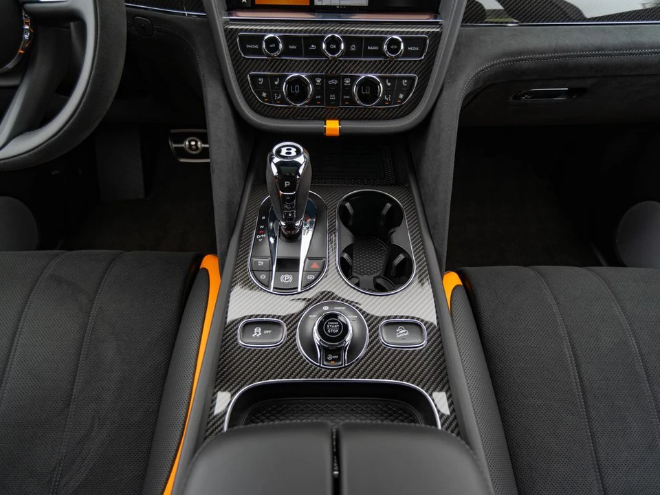 2026 Bentley Bentayga Speed - Image 29 of 31