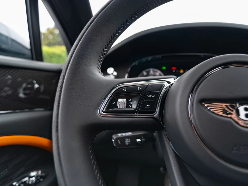 2026 Bentley Bentayga Speed - Image 15 of 31