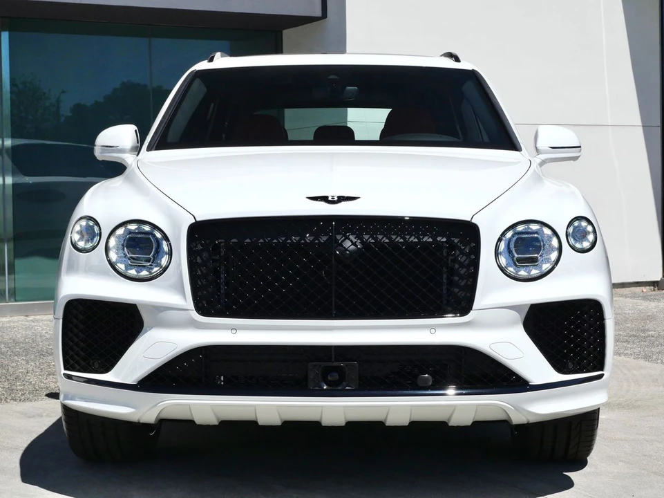 2026 Bentley Bentayga - Image 10 of 25