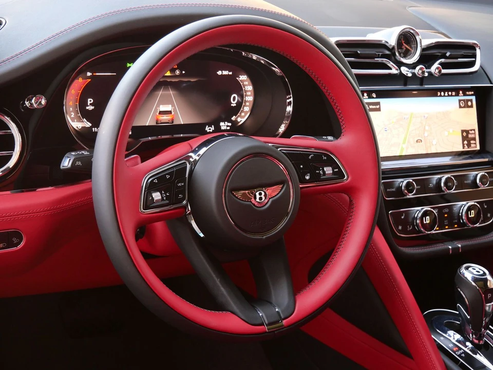 2026 Bentley Bentayga - Image 12 of 25