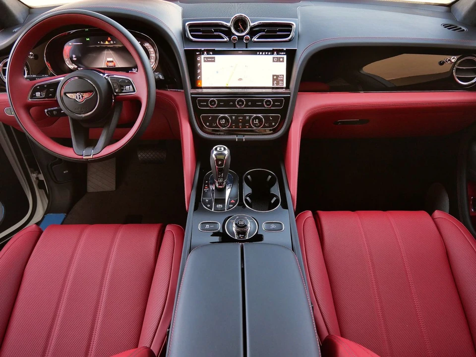 2026 Bentley Bentayga - Image 4 of 25