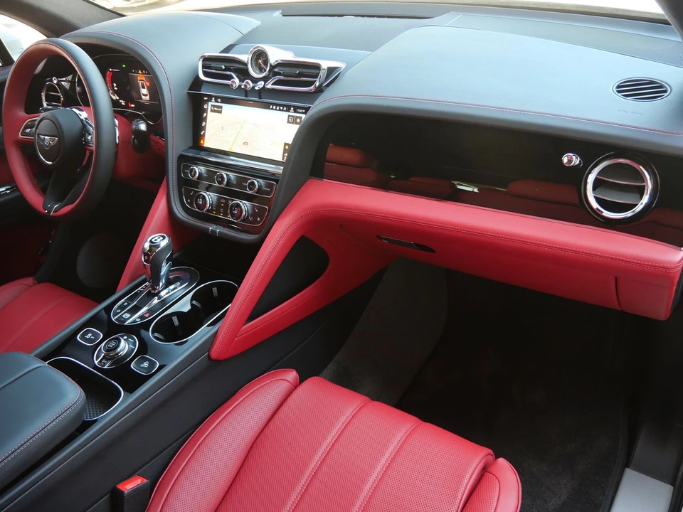 2026 Bentley Bentayga - Image 2 of 25