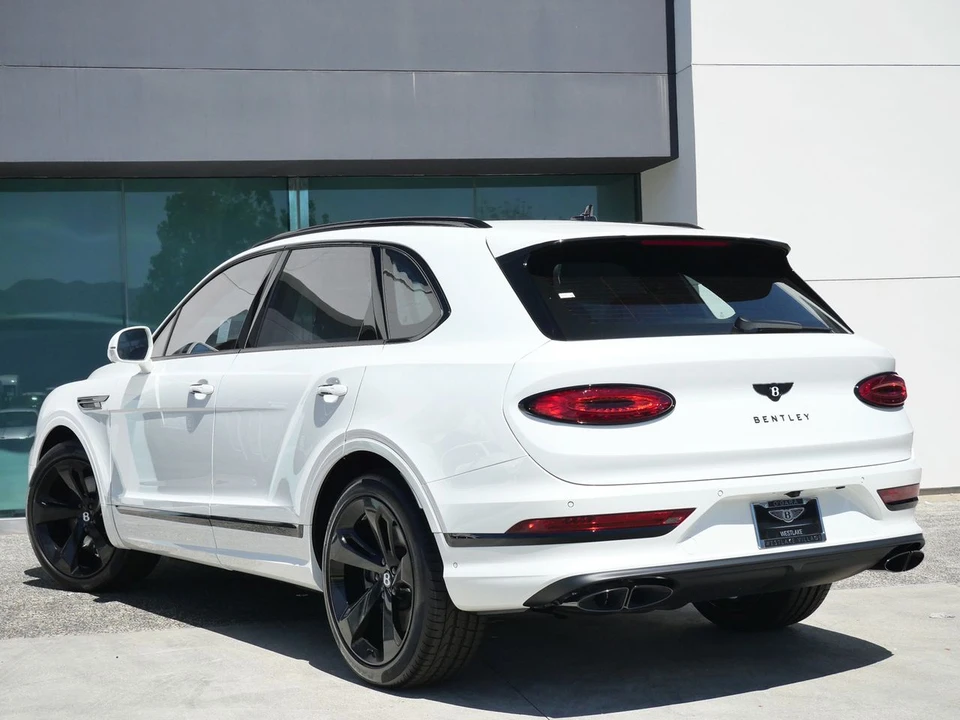 2026 Bentley Bentayga - Image 3 of 25