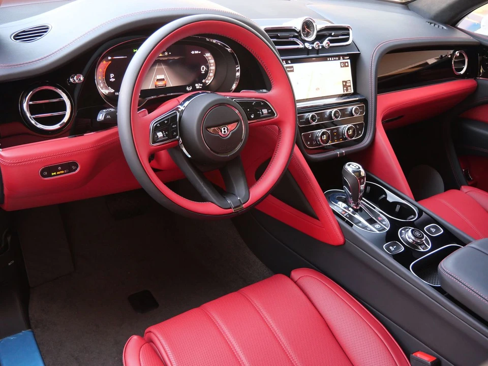 2026 Bentley Bentayga - Image 11 of 25