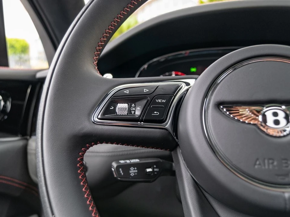2026 Bentley Bentayga - Image 8 of 31