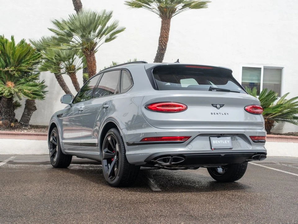 2026 Bentley Bentayga - Image 3 of 31