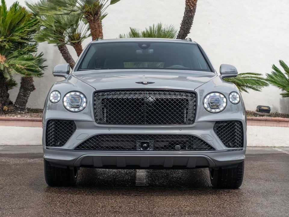 2026 Bentley Bentayga - Image 31 of 31