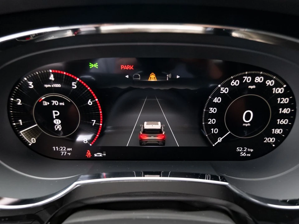 2026 Bentley Bentayga - Image 7 of 31