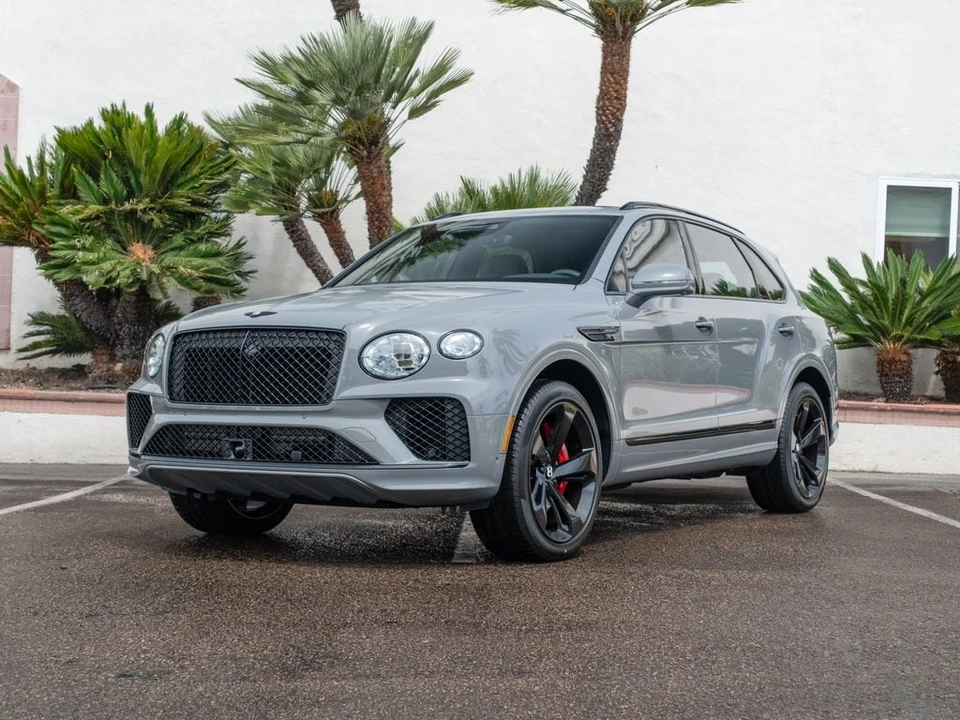 2026 Bentley Bentayga - Image 30 of 31