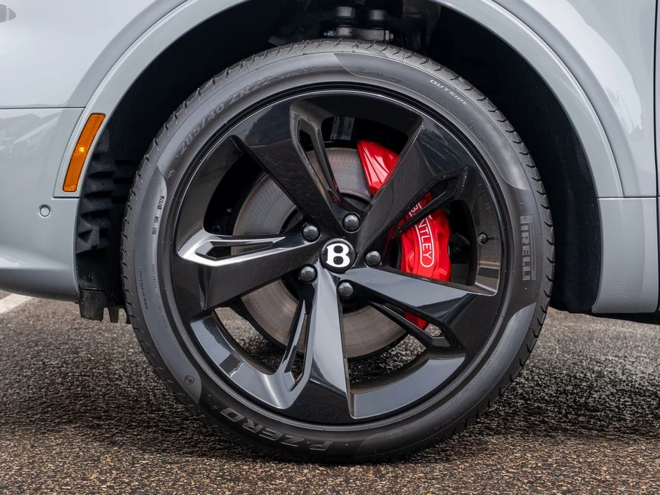 2026 Bentley Bentayga - Image 6 of 31