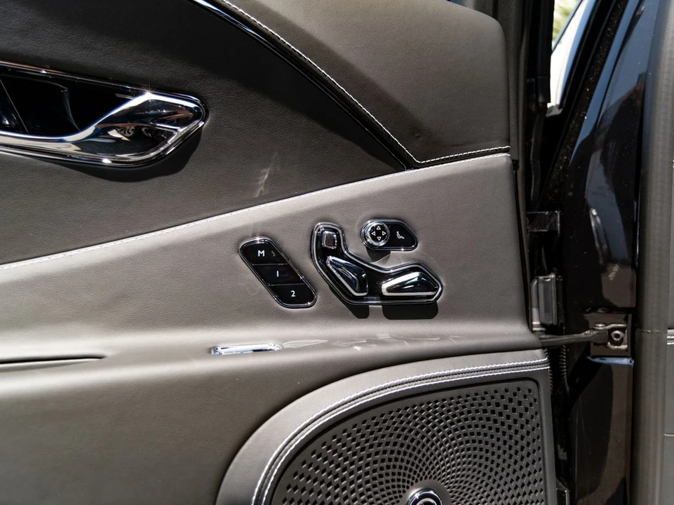 2026 Bentley Continental Flying Spur - Image 18 of 31