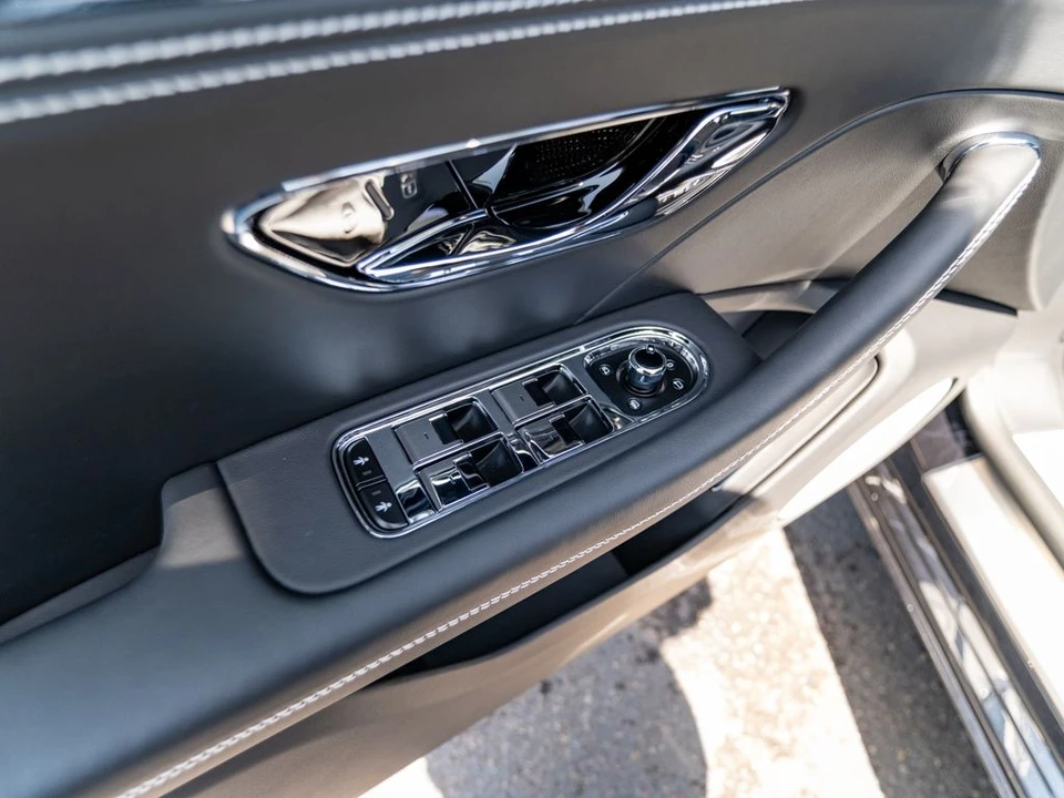2026 Bentley Continental Flying Spur - Image 14 of 31