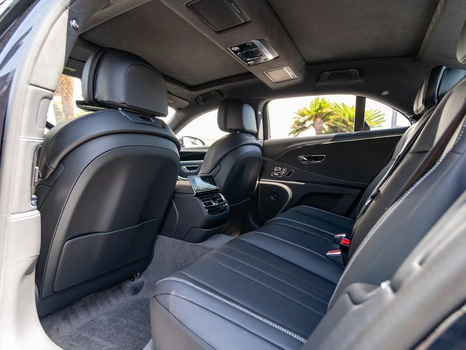 2026 Bentley Continental Flying Spur - Image 15 of 31