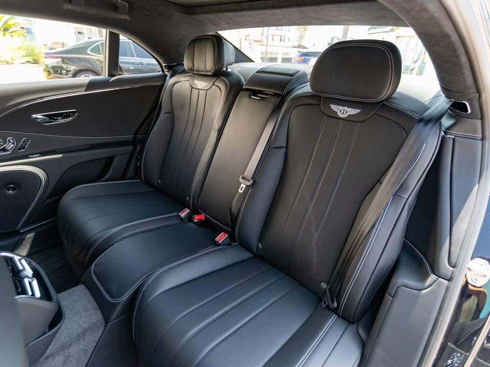 2026 Bentley Continental Flying Spur - Image 17 of 31