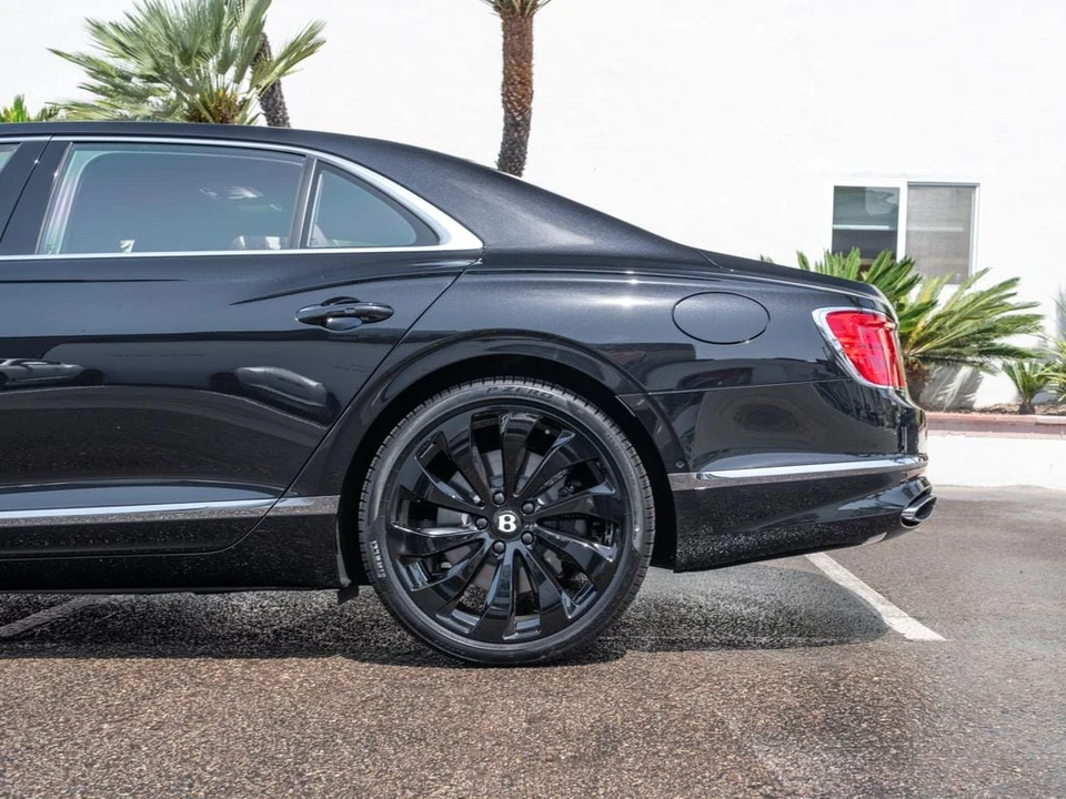 2026 Bentley Continental Flying Spur - Image 29 of 31